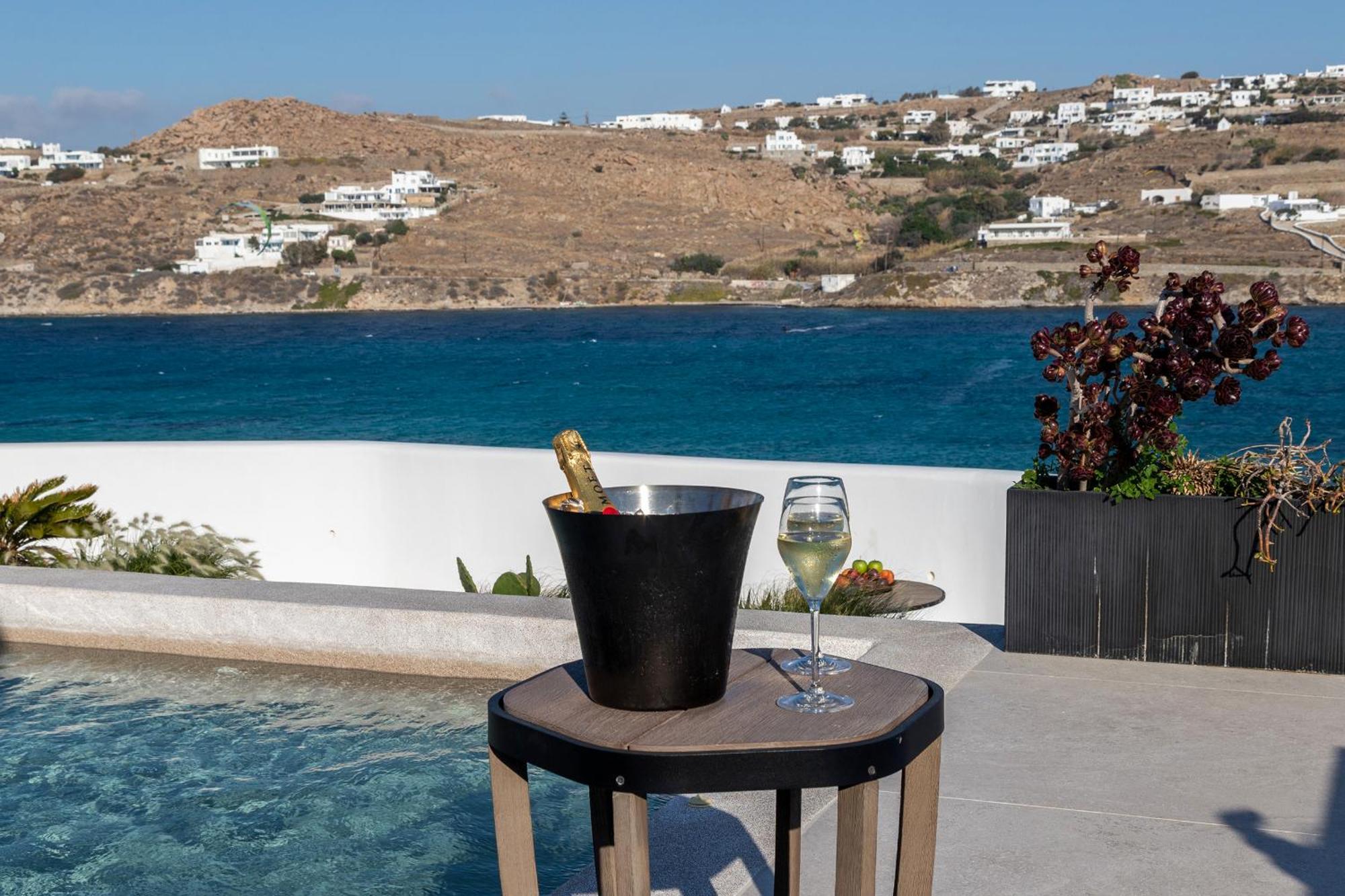 Aeonic Suites And Spa Mykonos Town Esterno foto